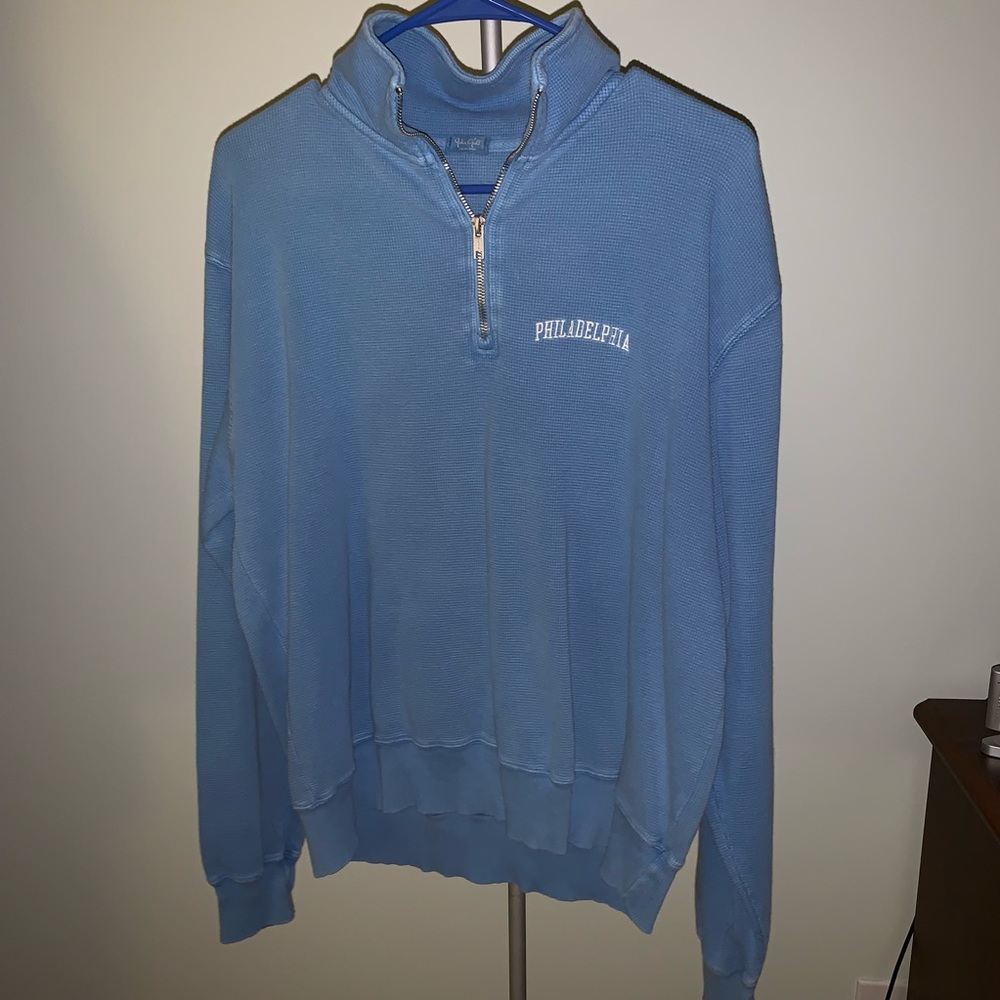 BRANDY MELVILLE Philadelphia Quarterzip!